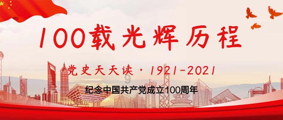 沙滩游玩的女孩们